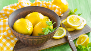 how long do lemons last in the fridge